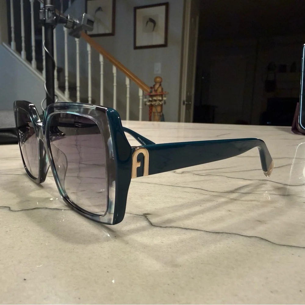 Furla Oversized Square Sunglasses Clear Black Green Frame Gradient Lenses Case